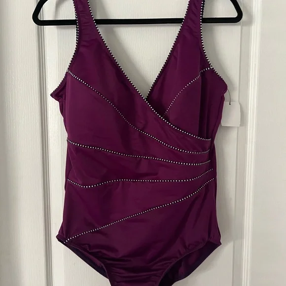 Miraclesuit One Piece - Picture 2 of 6